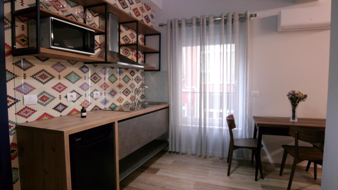 Koni'S Studio Apartments Tirana Exterior foto